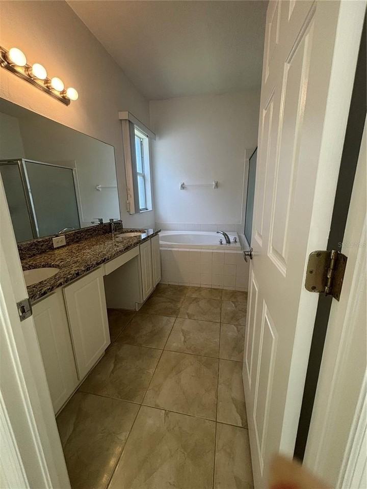 10510 Beneva Dr - Photo 4 of 27