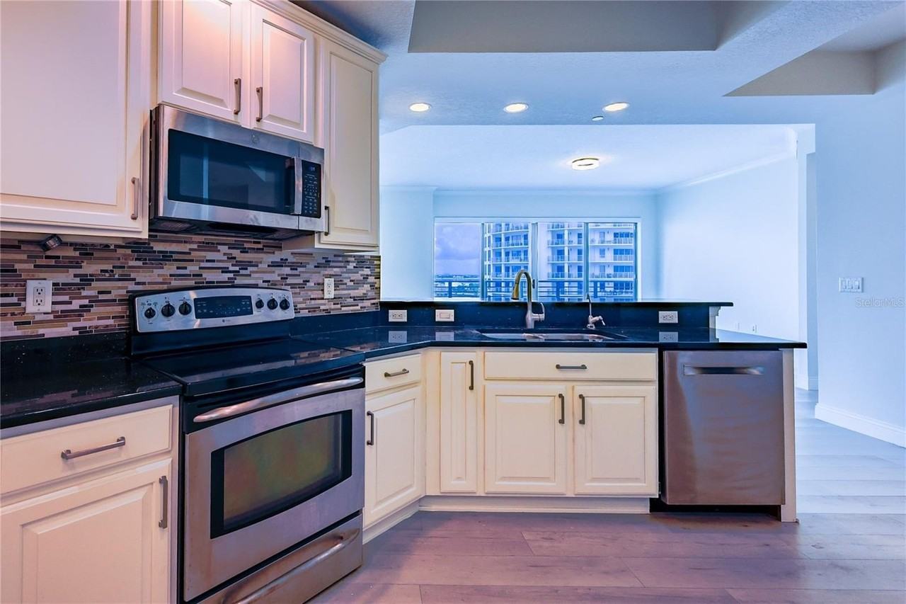 449 S 12th St #1101 - Photo 6 of 35
