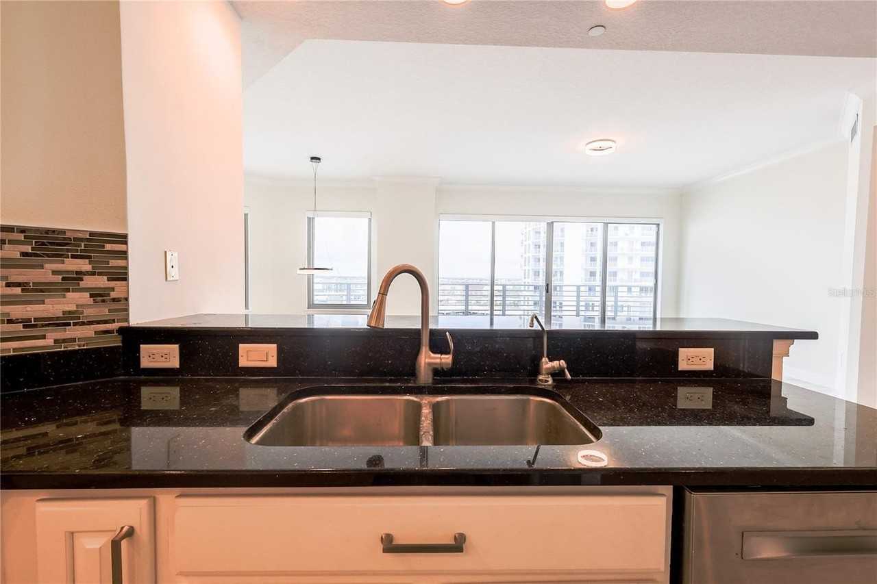 449 S 12th St #1101 - Photo 7 of 35