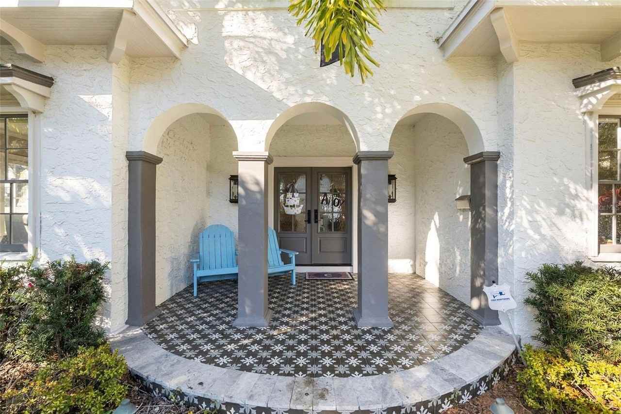 2943 W Bayshore Ct - Photo 3 of 50