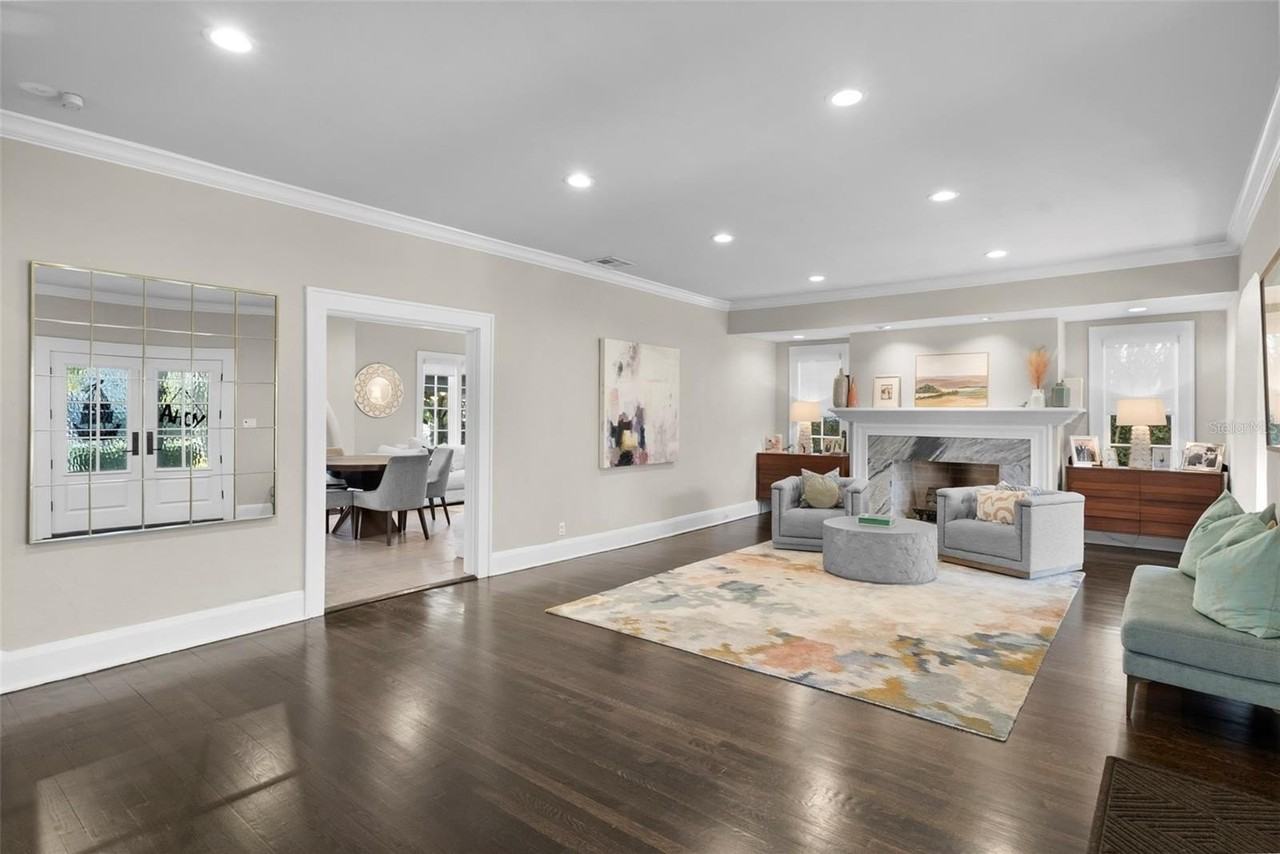 2943 W Bayshore Ct - Photo 5 of 50