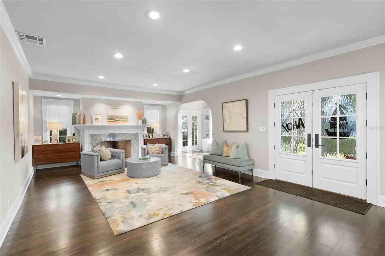 2943 W Bayshore Ct - Photo 7 of 50