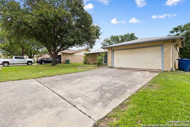6726 Country Field Dr - Photo 3 of 25