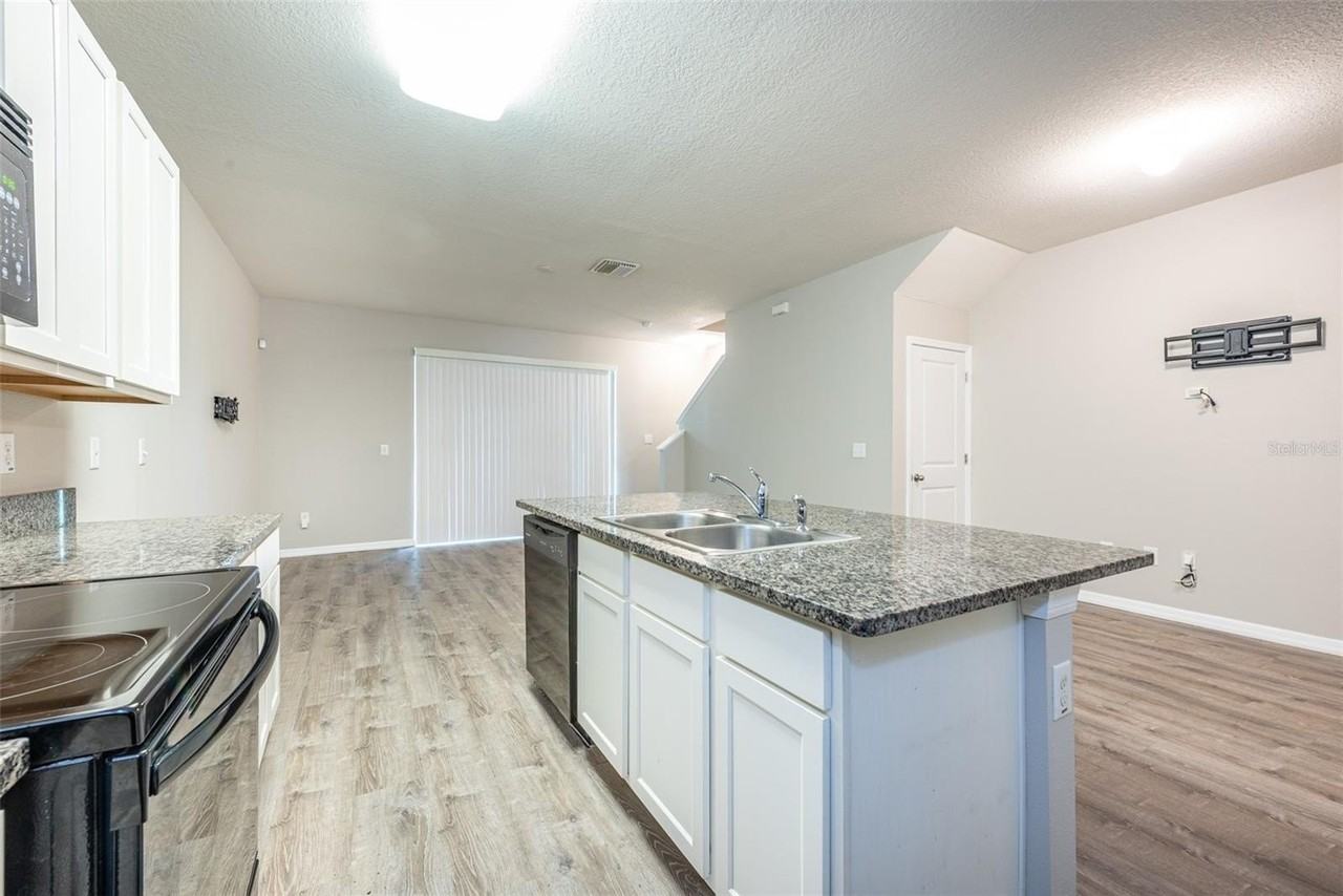8908 Indigo Trail Loop - Photo 5 of 20