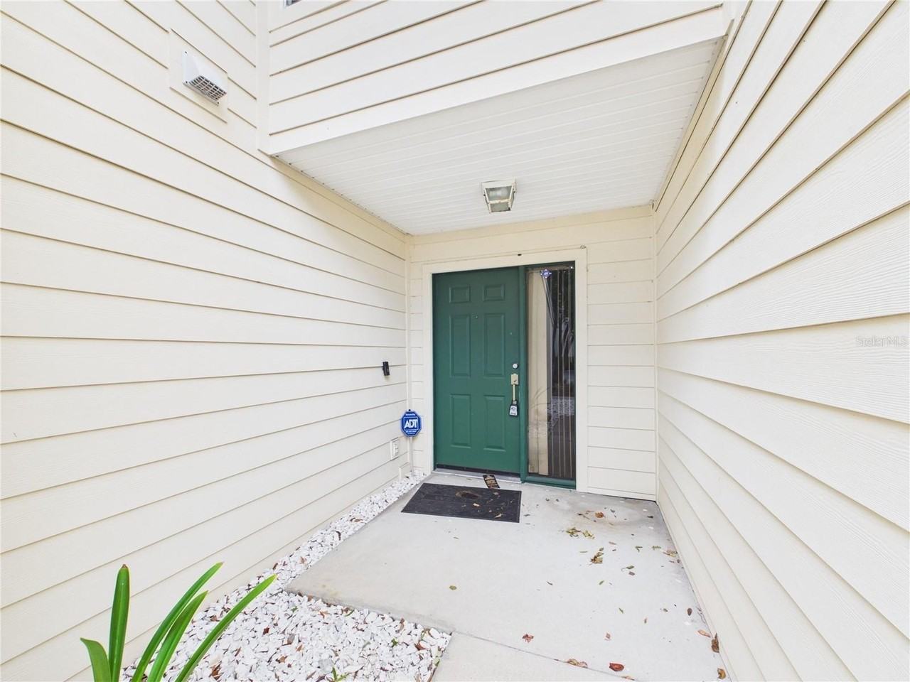 11239 Cedar Hollow Ln - Photo 4 of 49