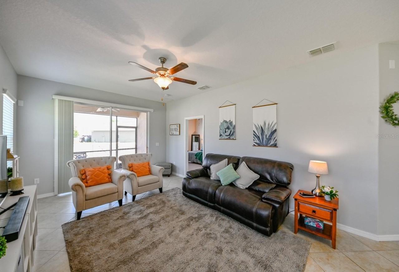 13529 Crest Lake Dr - Photo 4 of 32