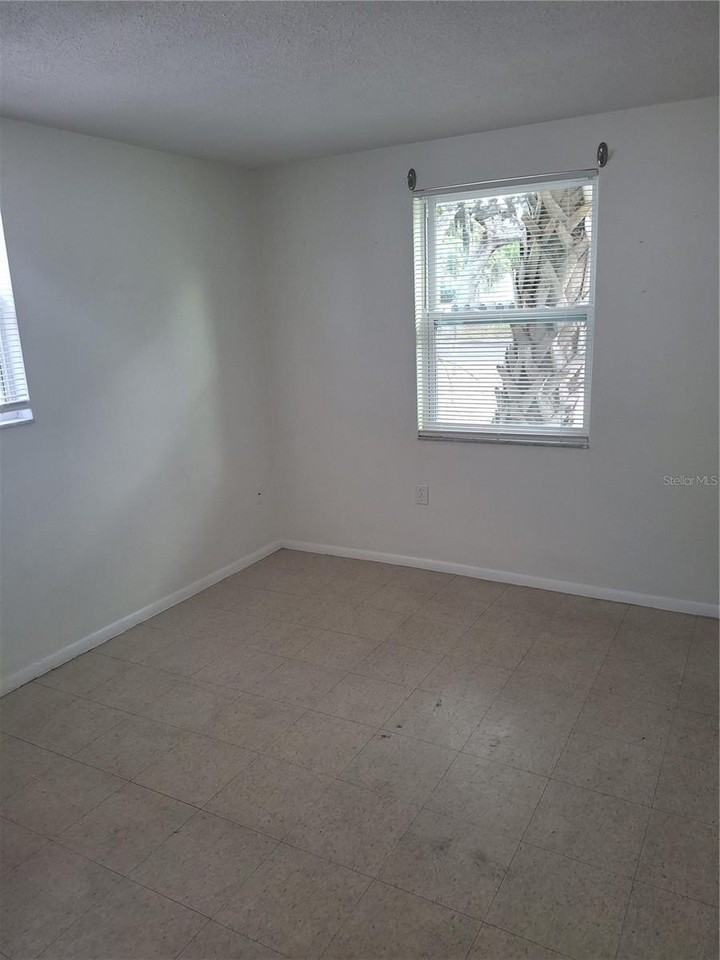 6229 Harrison St - Photo 3 of 26