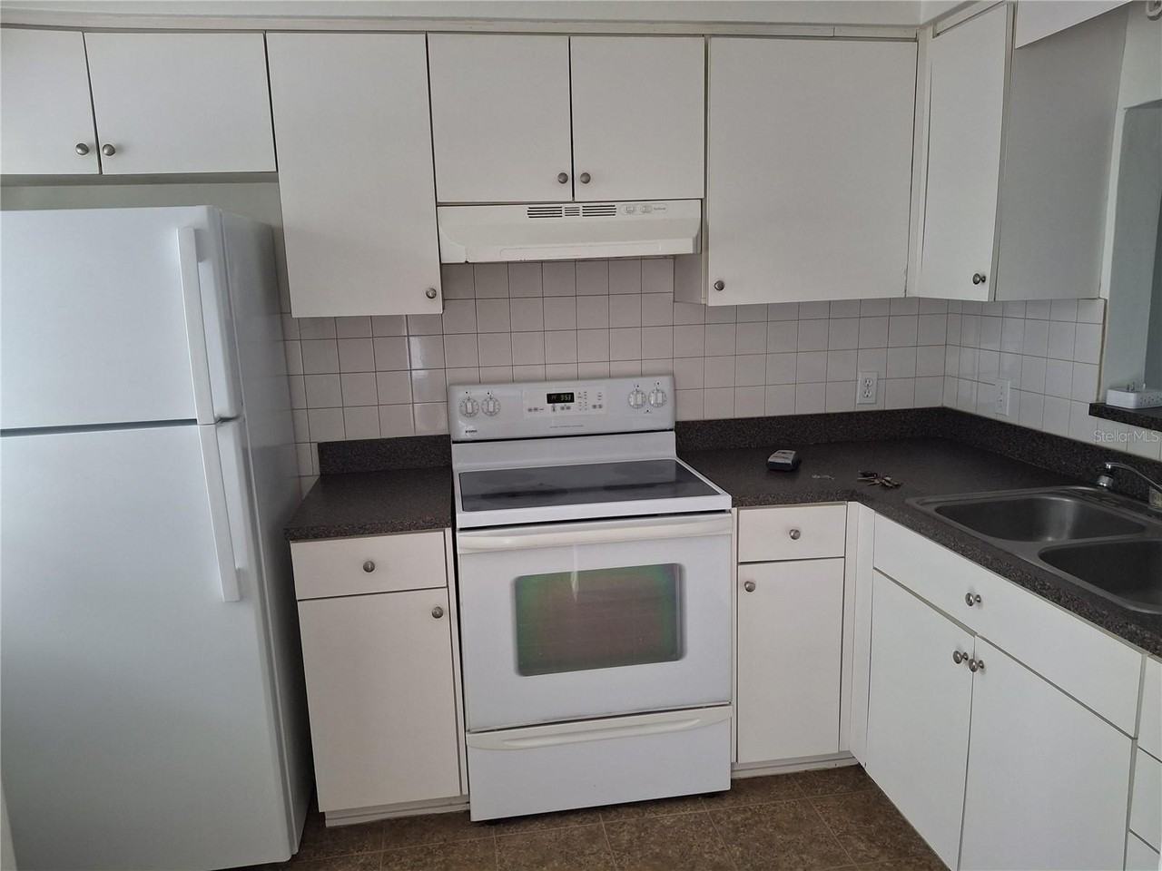 6229 Harrison St - Photo 6 of 26