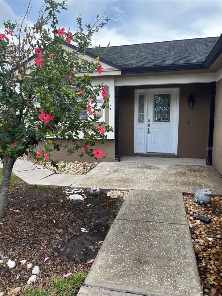 5029 Cypress Trace Dr - Photo 2 of 18