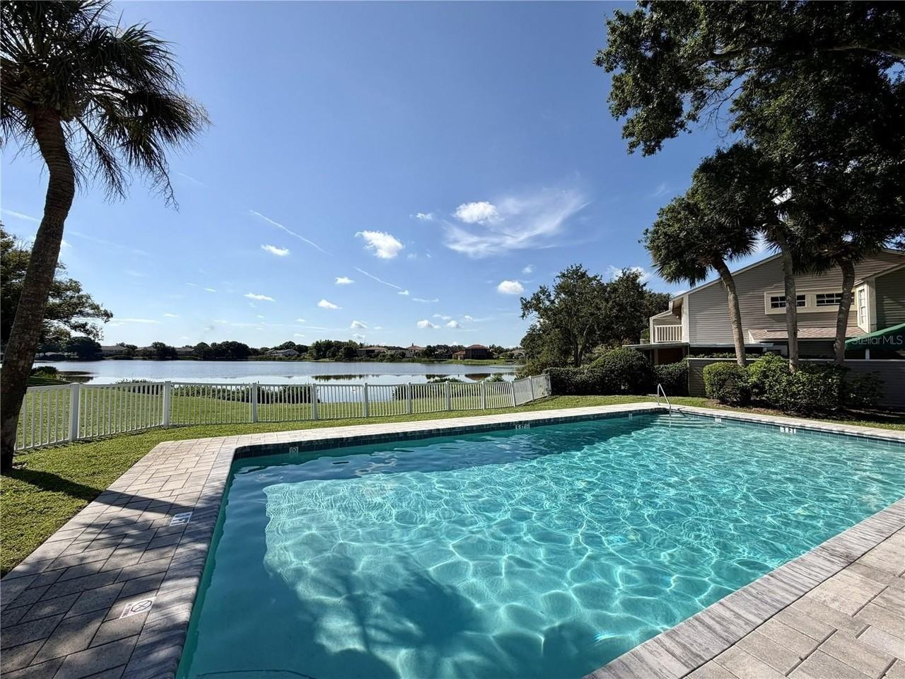 6905 Lake Place Ct - Photo 3 of 35