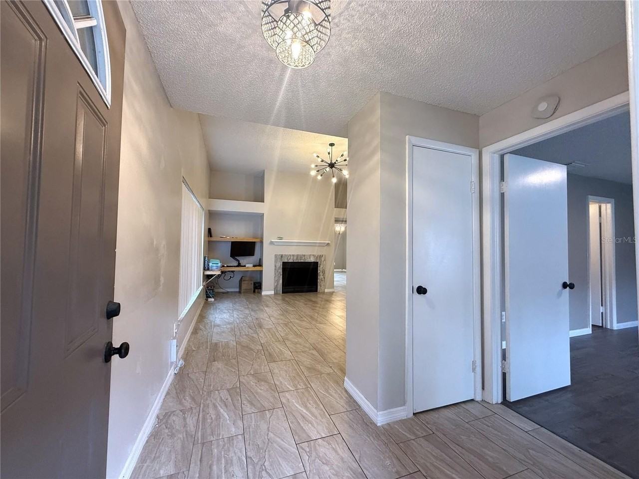 2042 Shadow Pine Dr - Photo 4 of 28