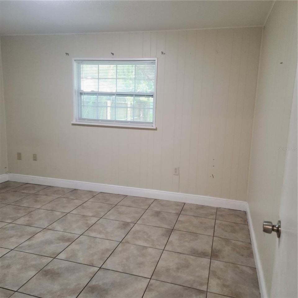 1317 Eagleview Dr - Photo 2 of 3