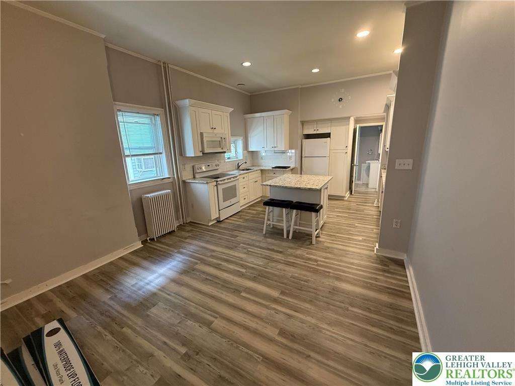 527 1st Ave - Photo 2 of 9