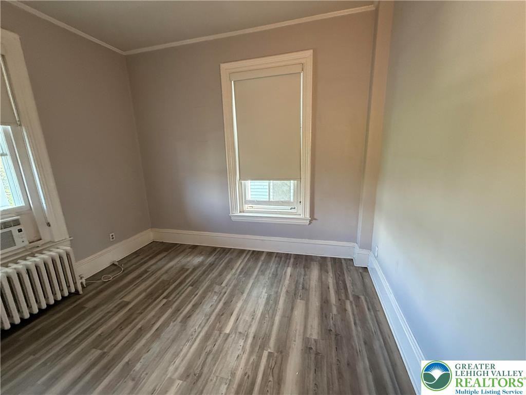 527 1st Ave - Photo 4 of 9