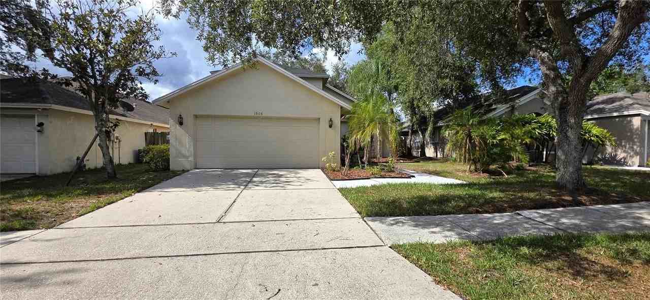 1506 Scotch Pine Dr - Photo 2 of 50