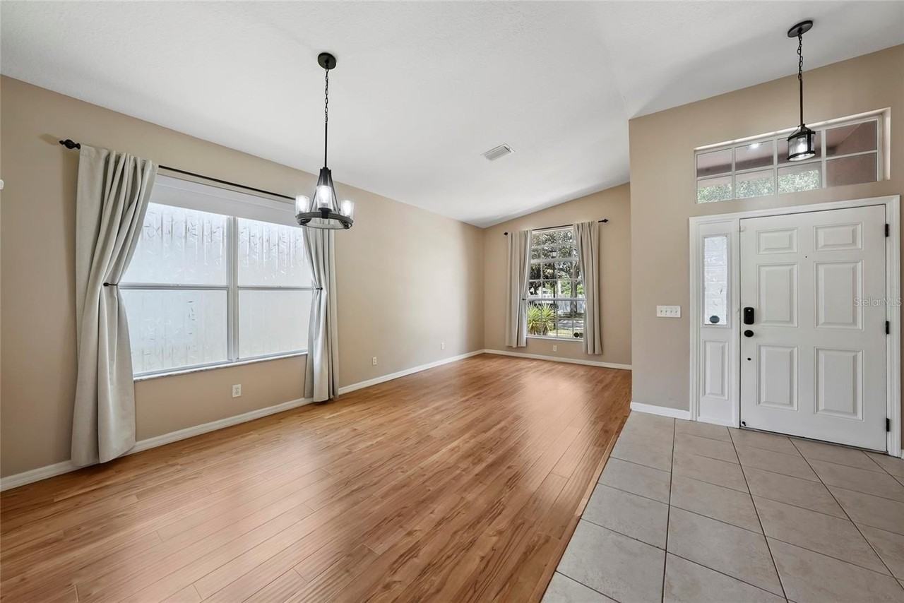 13804 Sigler St - Photo 6 of 31