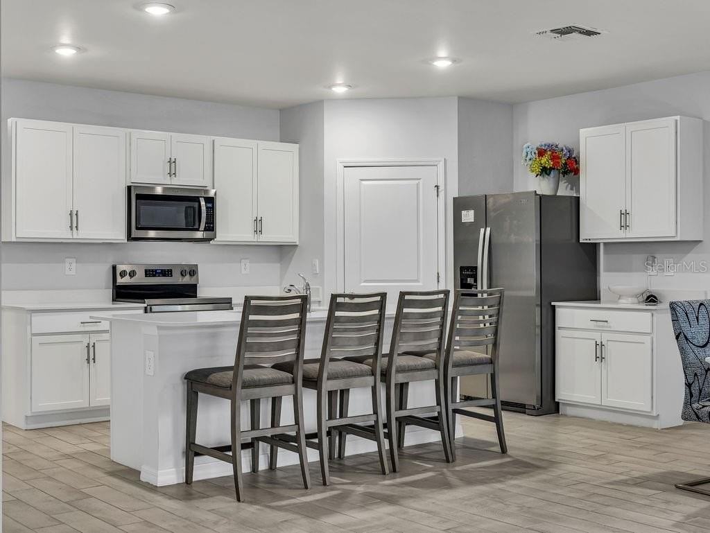 1048 Adalia Ter - Photo 3 of 42