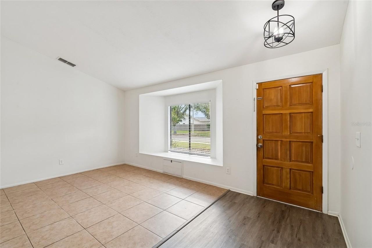 11903 Steppingstone Blvd - Photo 5 of 50