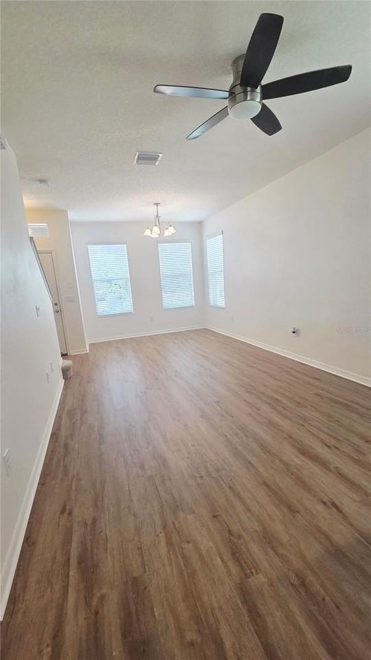 8821 Walnut Gable Ct - Photo 3 of 34