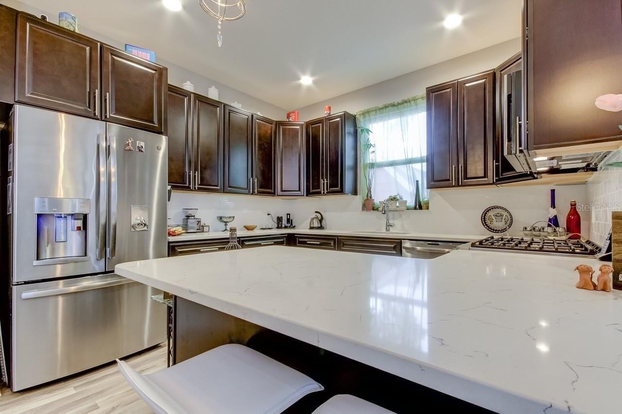 426 Birdsong Ln - Photo 4 of 50