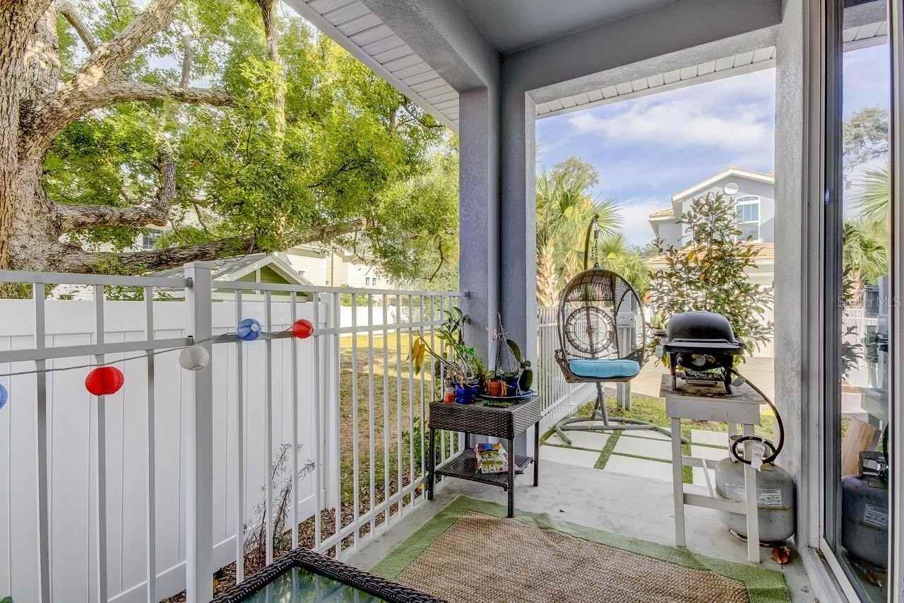 426 Birdsong Ln - Photo 5 of 50
