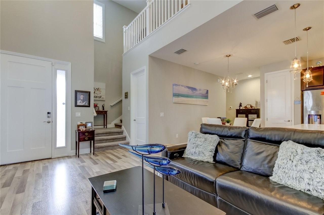 426 Birdsong Ln - Photo 6 of 50