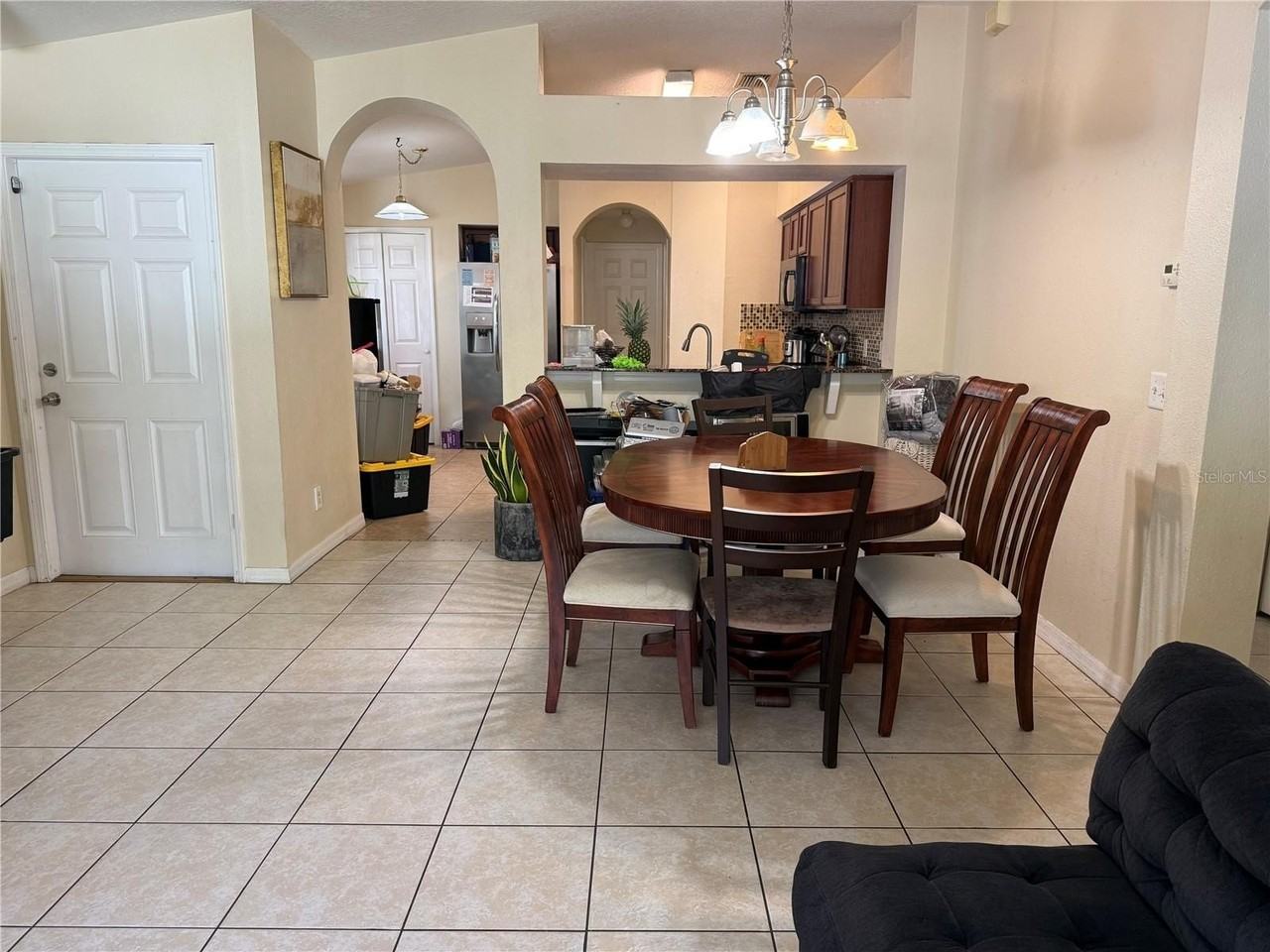 18250 Snowdonia Dr - Photo 2 of 3