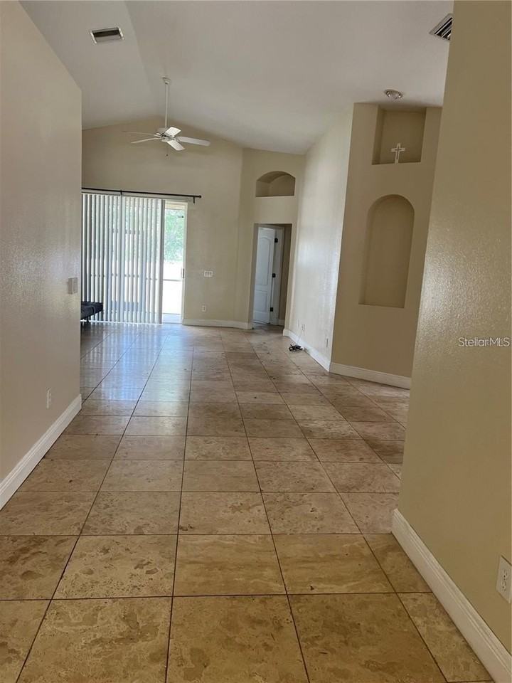 3158 Clover Blossom Cir - Photo 7 of 9