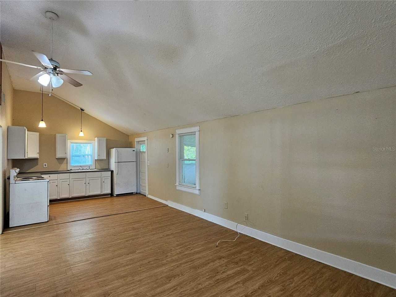 2441 E Magnolia St - Photo 4 of 16