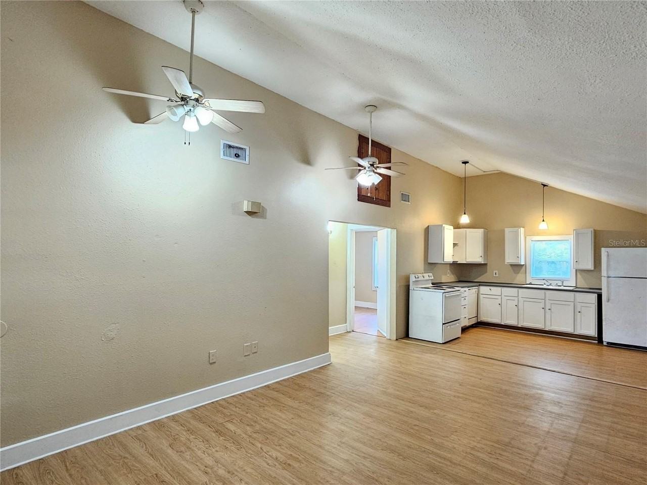 2441 E Magnolia St - Photo 5 of 16