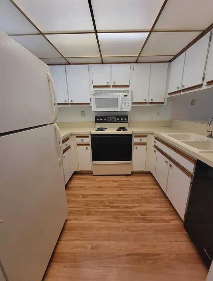 100 E Kentucky Ave #103D - Photo 6 of 29