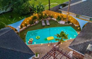 featured image of 9811 Rocktree Dr
