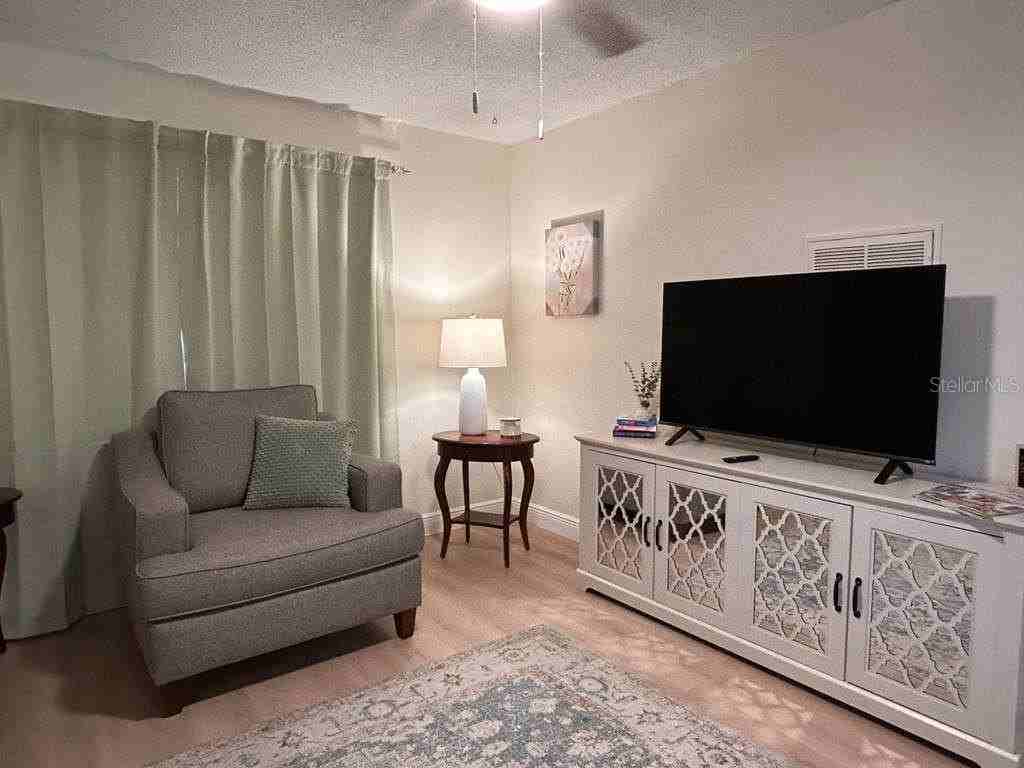 6029 Wyoming Ave - Photo 3 of 15