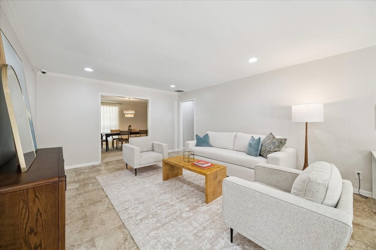 9777 Larston St - Photo 2 of 28