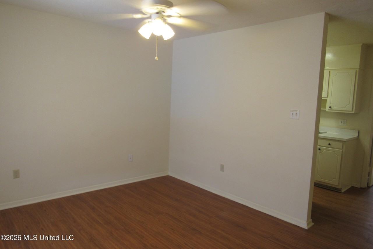 949 Morningside St - Photo 6 of 17