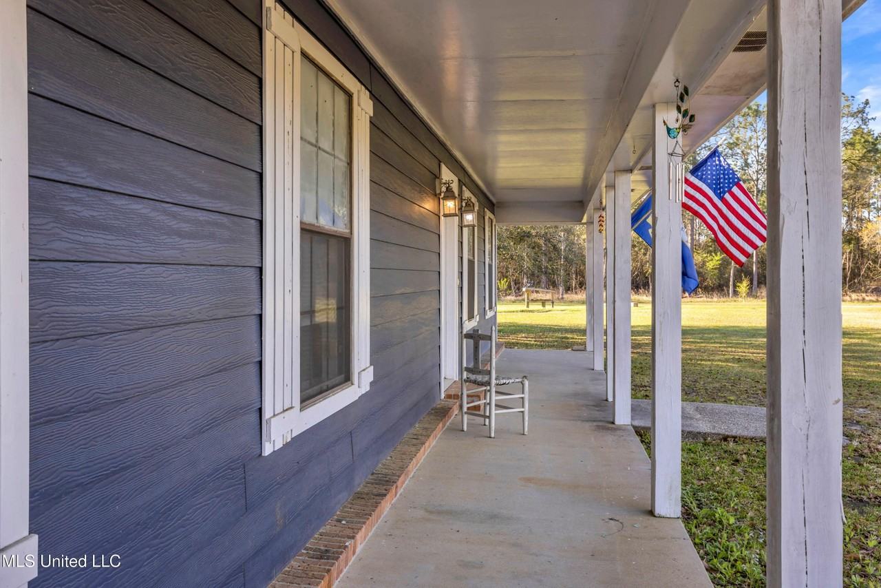 11340 County Farm Rd - Photo 4 of 39