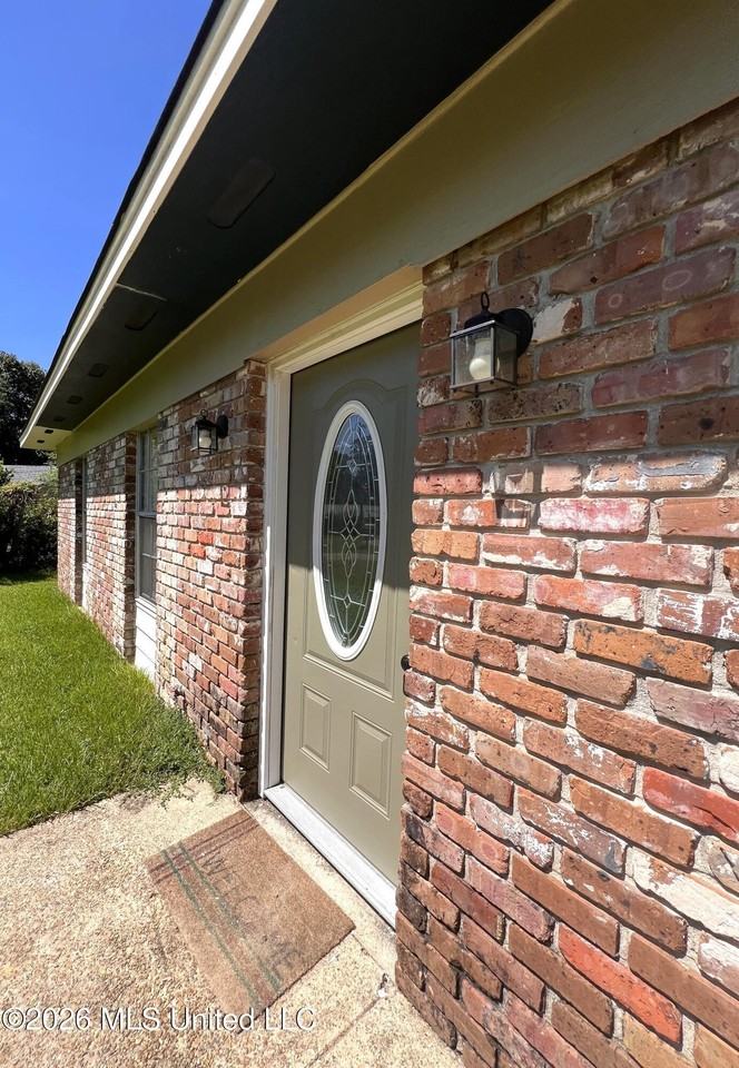 416 Pecan Blvd - Photo 2 of 25
