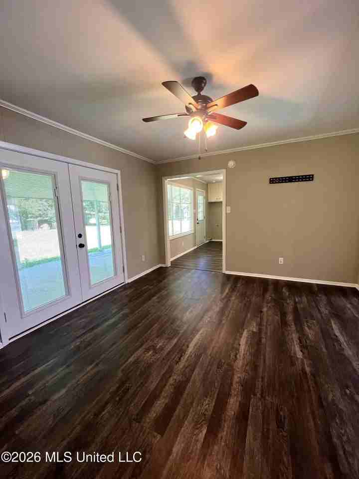416 Pecan Blvd - Photo 6 of 25