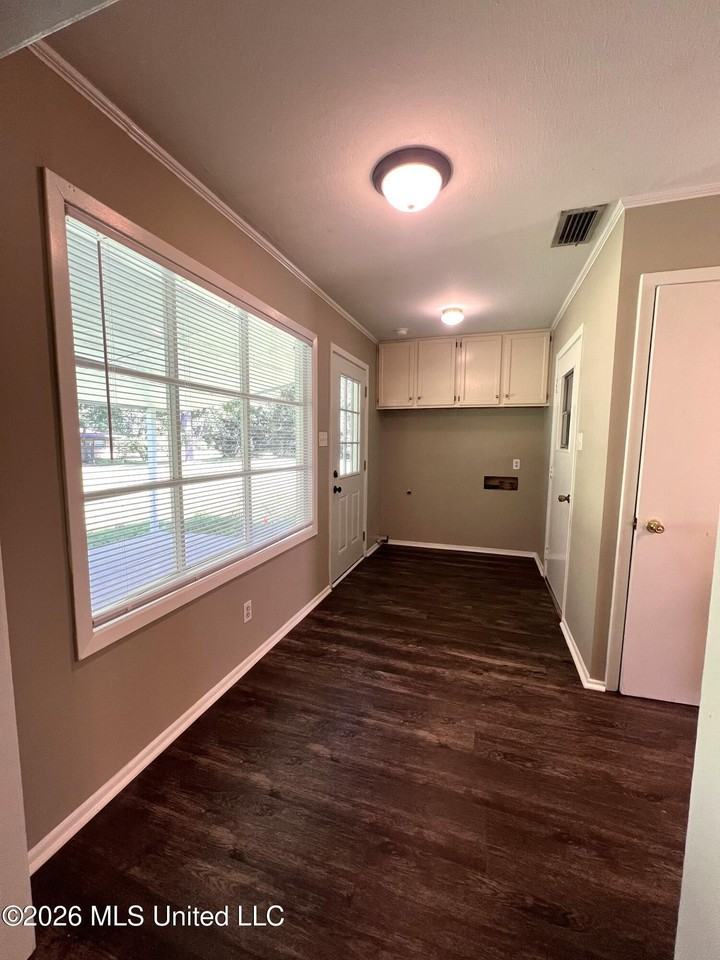 416 Pecan Blvd - Photo 7 of 25