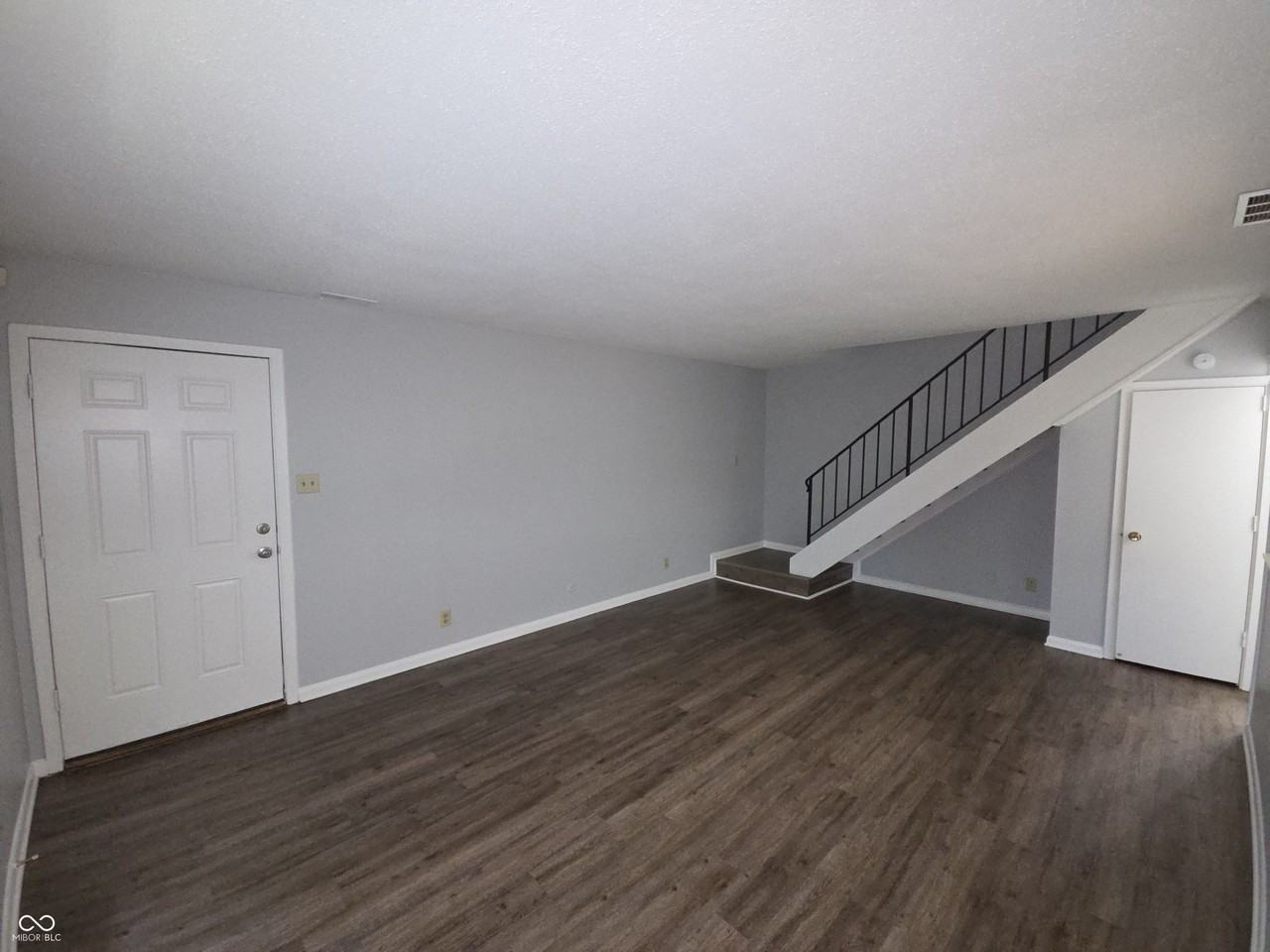 3266 Lupine Dr - Photo 4 of 13