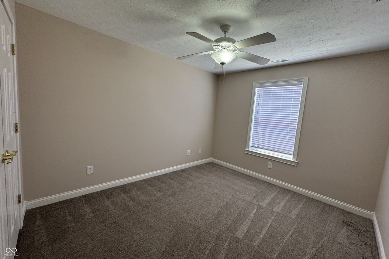 1473 Frontier Dr - Photo 2 of 17