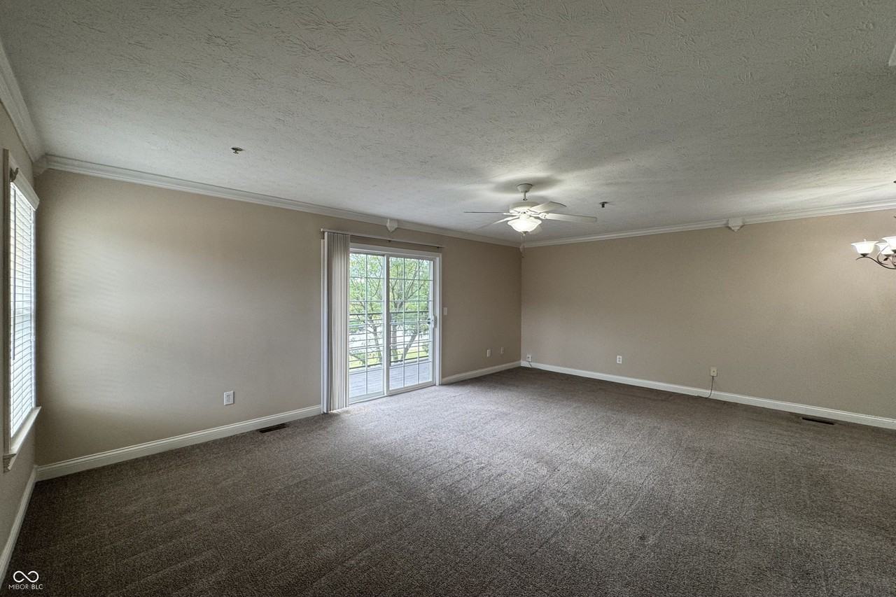 1473 Frontier Dr - Photo 4 of 17