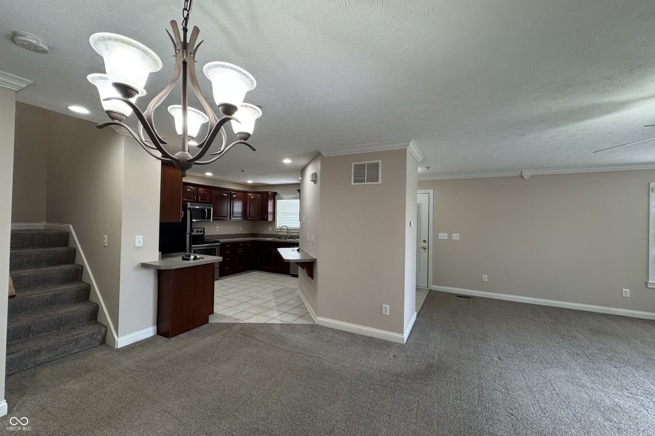 1473 Frontier Dr - Photo 7 of 17