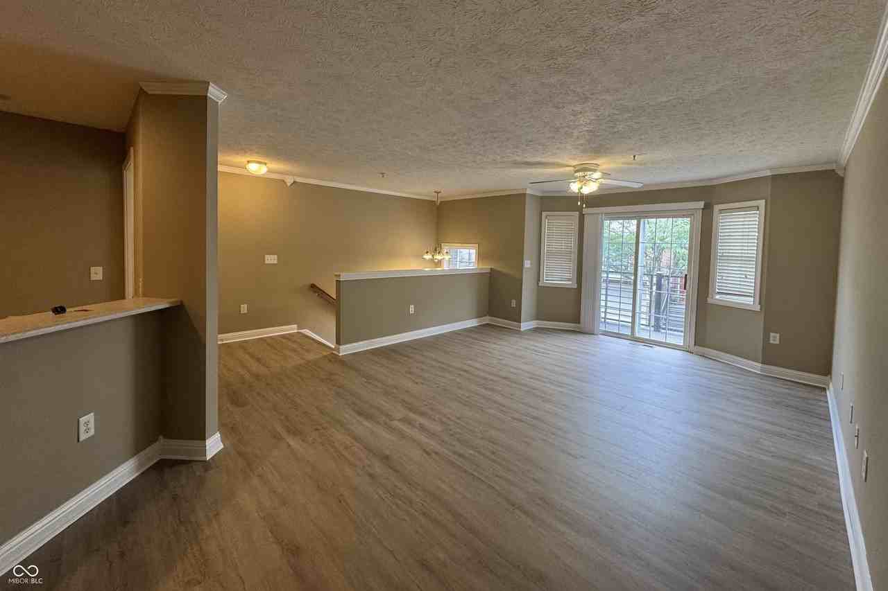 1475 Autumn Oak St - Photo 2 of 17