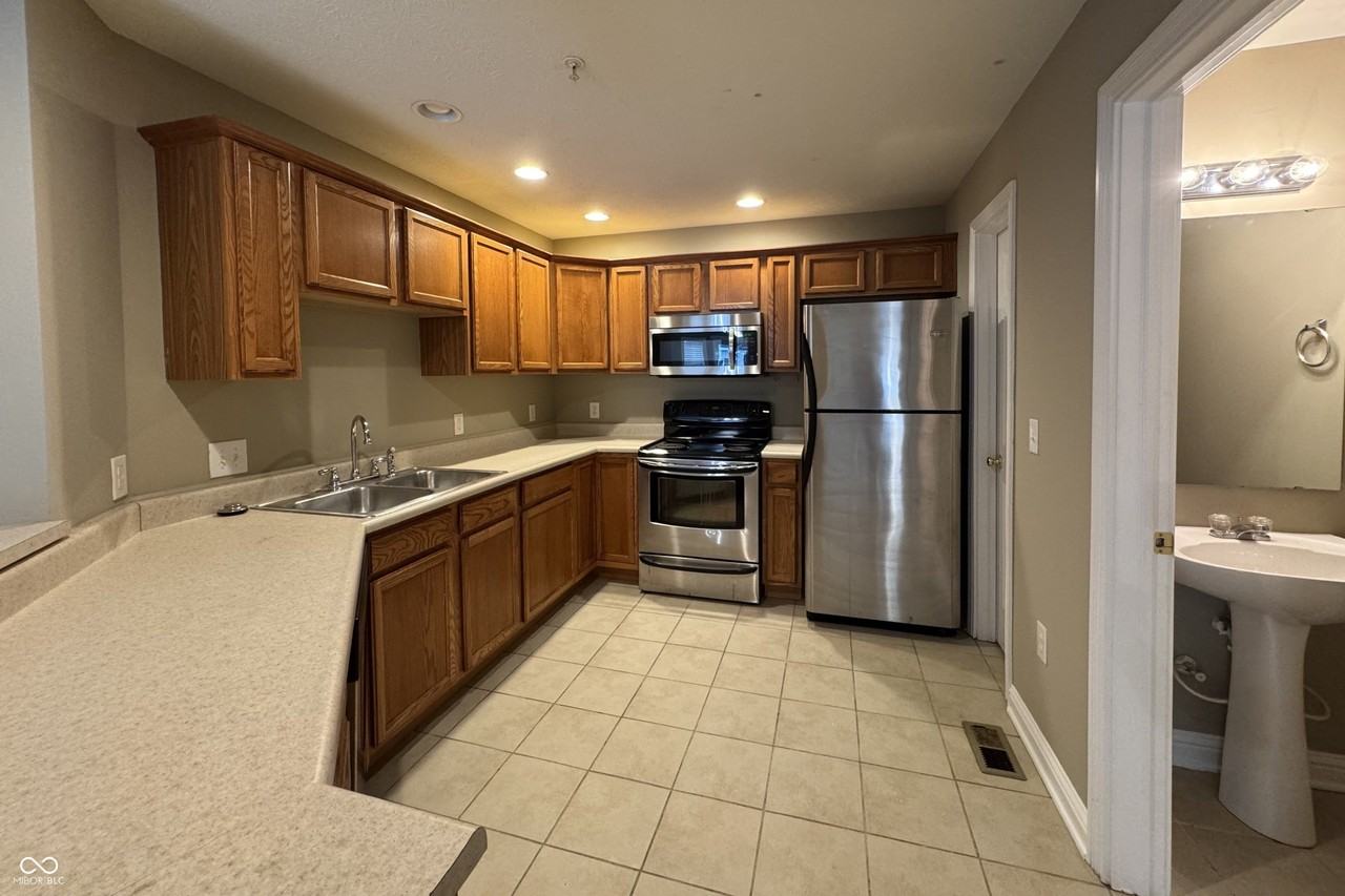 1475 Autumn Oak St - Photo 5 of 17