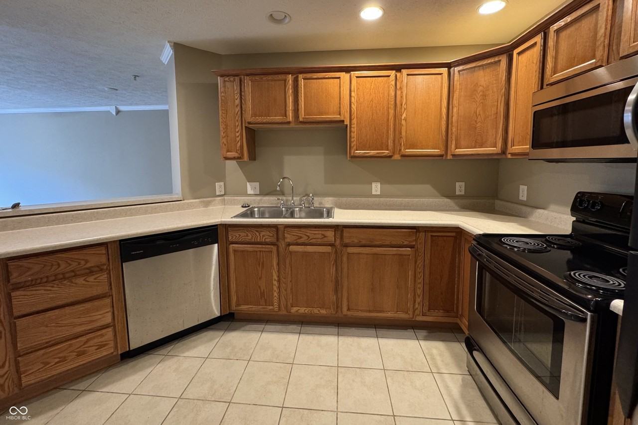 1475 Autumn Oak St - Photo 6 of 17