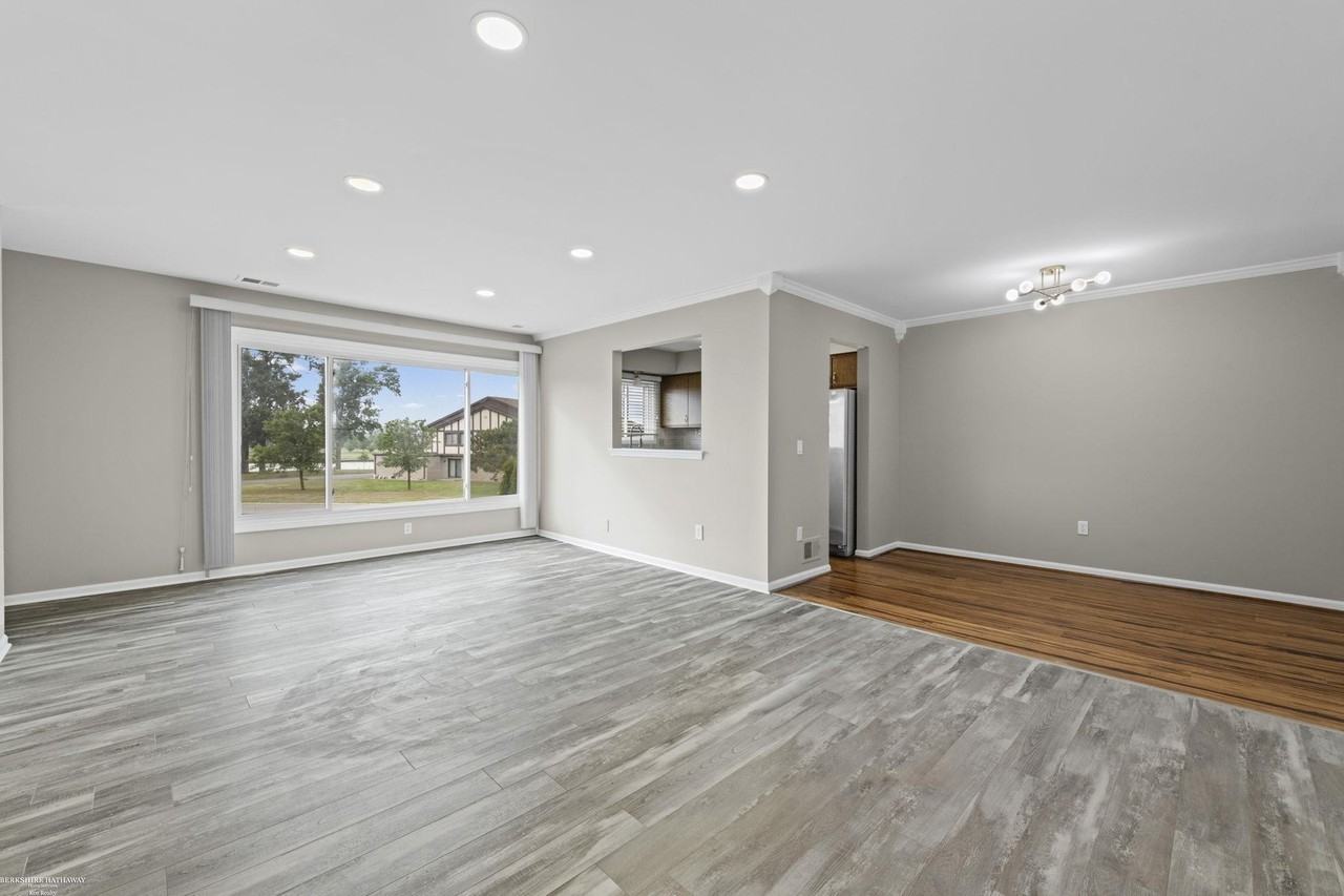 408 Country Club Dr - Photo 5 of 36