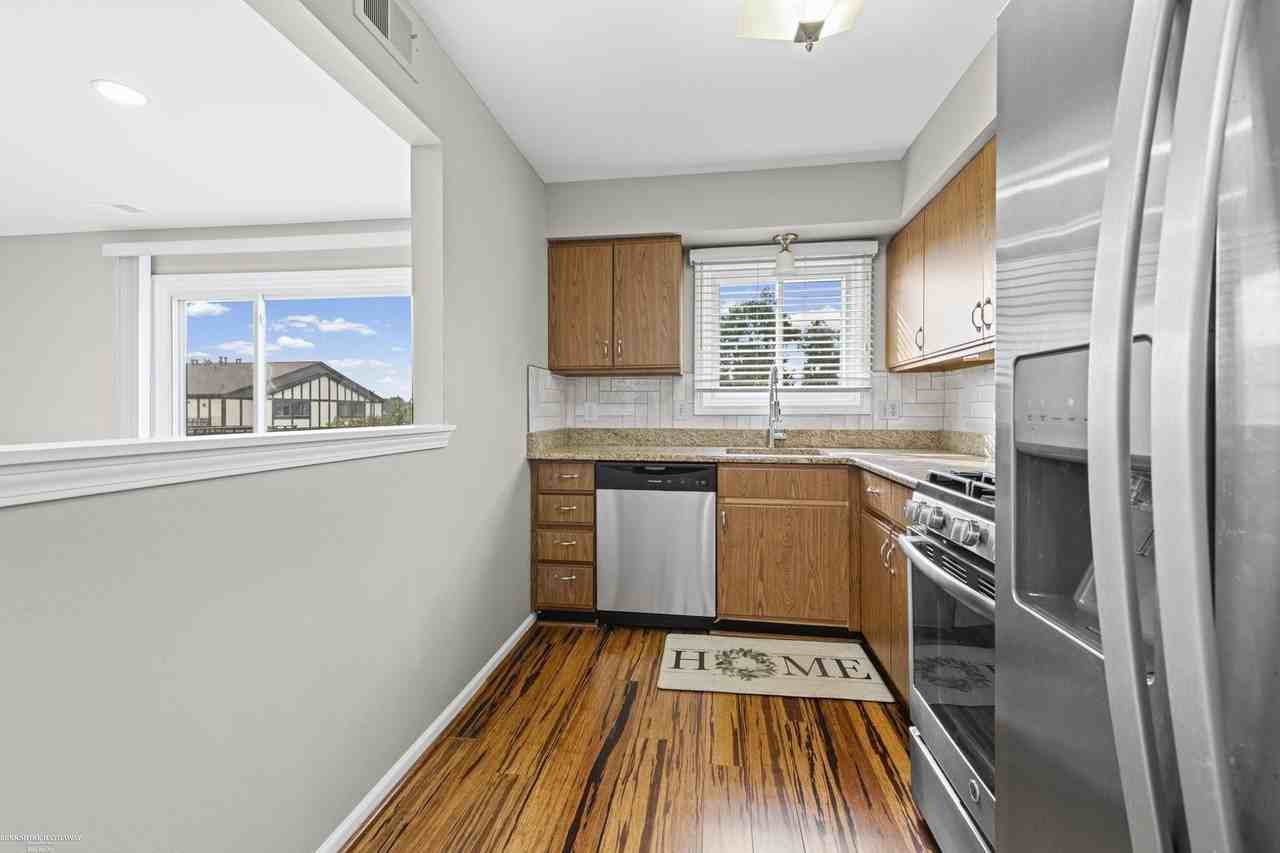 408 Country Club Dr - Photo 7 of 36