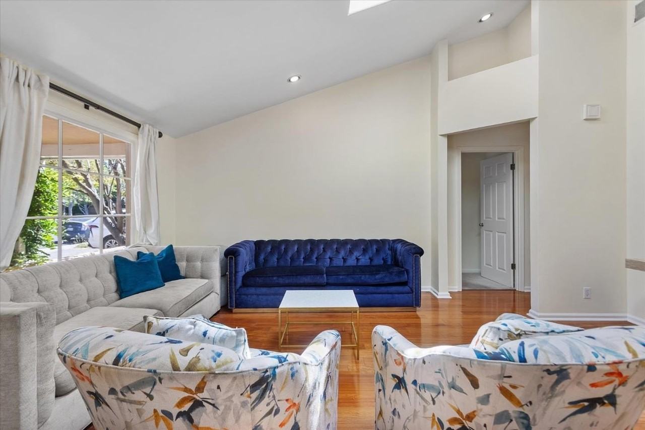 867 Warren Way - Photo 4 of 38