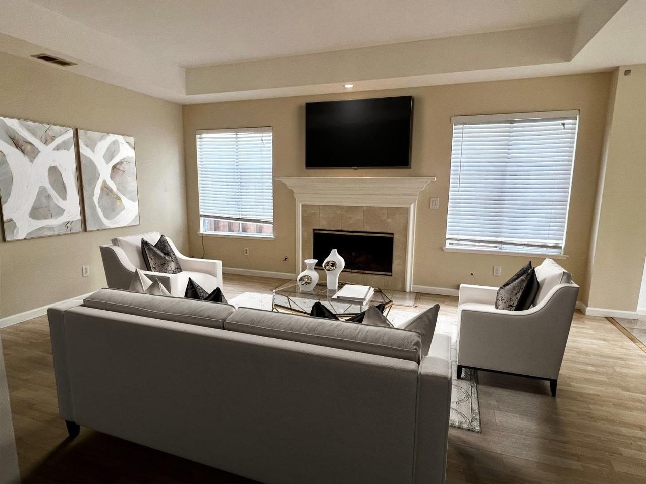11688 Olive Spring Ct - Photo 3 of 26